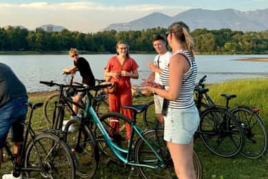 Passeio de bicicleta por Tirana: pedale pelos pontos turísticos e pelo Grand Park (guiado)