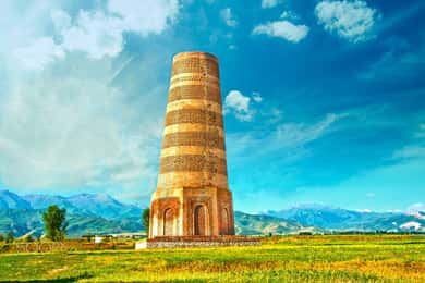 Fra Bishkek: Dagstur til Burana-tårnet og Konorchek-kløfterne