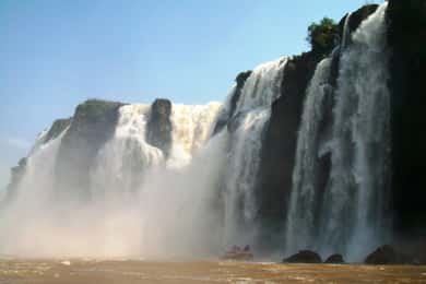 Puerto Iguazú: Iguazu Falls Trip with Jeep Tour & Boat Ride