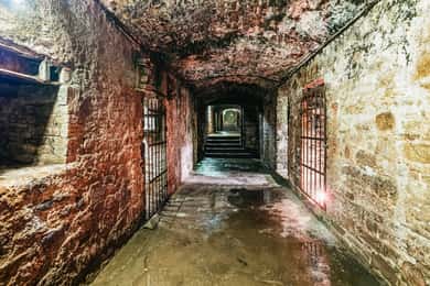 Tour noturno de terror nas abóbadas subterrâneas