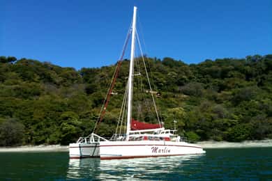 Playa Tamarindo: Sunset Sailing and Snorkeling Tour