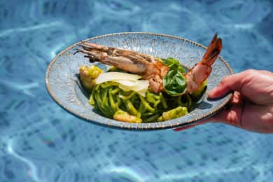Dubai: Riva Beach Club Pool and Beach Day Pass