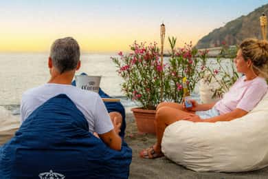 Sestri Levante: Aperitif bei Sonnenuntergang am Meer