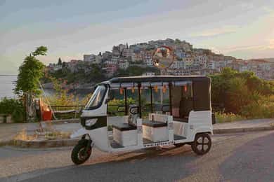 Kavala: Evening Snapshots Tour by Eco-Friendly Tuk-Tuk