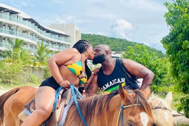 : Passeios a cavalo e rafting em bambu