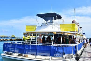 Playa del Carmen: Isla Mujeres Catamaran Cruise with Lunch
