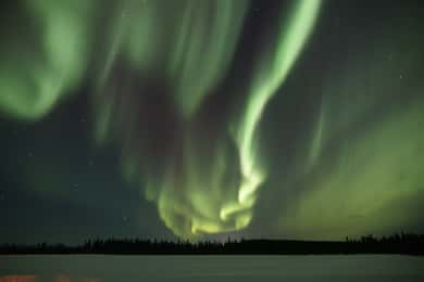 Saariselkä: Aurora Photo Tour by Car with Transfer & Drinks: Aurora Photo Tour by Car with Transfer & Drinks