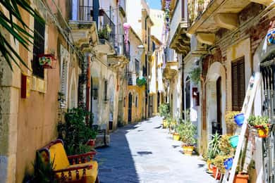 Private walking tour of Ortigia