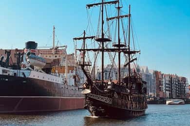 Gdansk: Guided Round-Trip Cruise to Westerplatte
