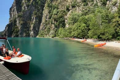 콜리코 코모 호수 및 자연 보호 구역에서 전기 보트 대여