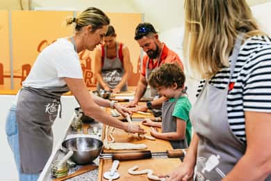 Budapest: Ungarischer Schornsteinkuchen-Workshop im Stadtzentrum
