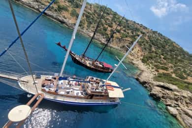 Half-Day Athens Cruise: Swim Stop,Lunch, and Drinks Included