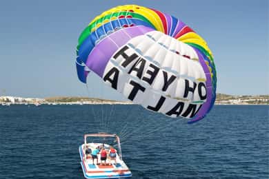 Mellieha-Bucht: Parasailing