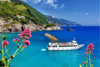 Cinque Terre Small Group by Minivan from Lucca