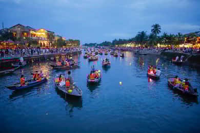 Båttur på Hoai-elven om natten med slippelykt i Hoi An
