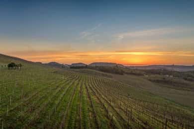 5-дневната екскурзия включва: Грамадо, каньони и Вале душ Винедос