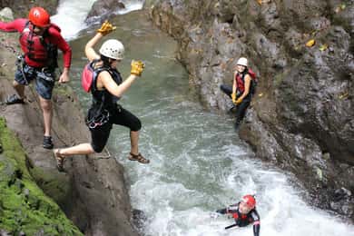 Vulkanen Arenal: Vattenfallshoppning och extrem canyoning