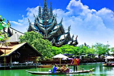 Bangkok: Pattaya Truth Sanctuary Guided Tour & Coral Island