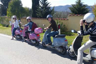 Toskana: Vespa Tour mit traditionellem Mittagessen