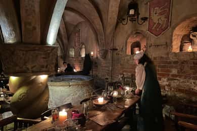 Medieval Nights: Getränk, Snack-Verkostung & geführte Abenteuer