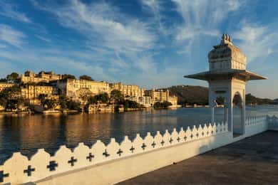 Udaipur: 2-Day Private Tour with Guide & Boat Ride