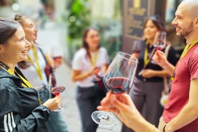Florence: Wine Windows Walk with Wine Tasting and Appetizers