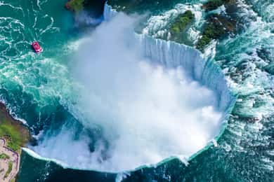 From Montreal: Toronto, Niagara Falls & 1000 Islands Tour
