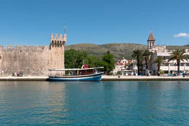 Trogir: Blue Lagoon 3 Islands Tour med frokost og drikkevarer