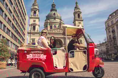 Budapest: Private Tuk-Tuk Tour & Bootstour durch die Stadt