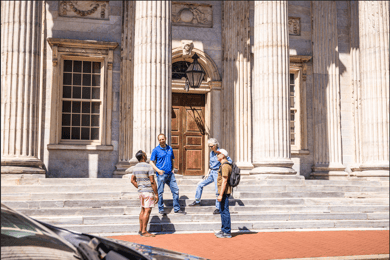 History, Highlights & Revolution Walking Tour