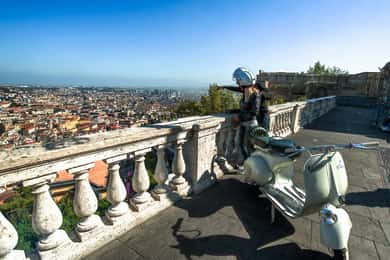 Yksityinen kierros: Napoli Food Tasting Tour by Vintage Vespa: Napoli Food Tasting Tour by Vintage Vespa