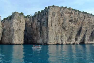 Sperlonga: Boat Tour to Gaeta with Pizza and Drinks