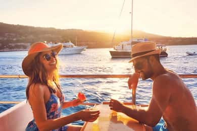 Paphos: Solnedgångskryssning i Blå Lagunen, BBQ & Vin + Vattenrutschkana