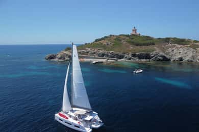 Partida de BRUSC: Passeio de catamarã de meio dia