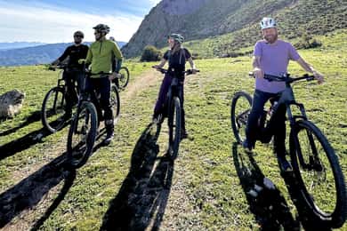 Málaga: visita guiada en bicicleta eléctrica "El Chorro" 4h