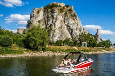 Bratislava mit einem privaten Schnellboot