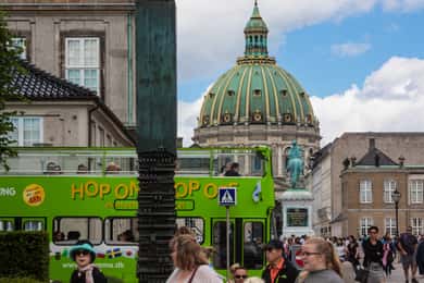 Köpenhamn: Rundtur med hop-on hop-off-buss med ljudguide