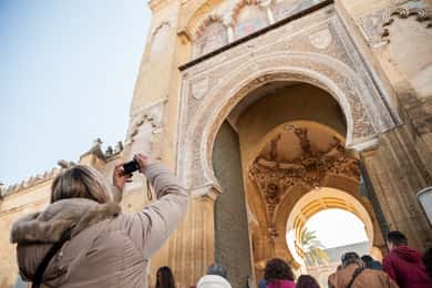 Jewish Quarter and Mosque-Cathedral Guided Tour