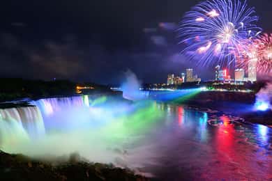 Vanuit Toronto: Niagara Falls Avondtour met rondvaart per boot