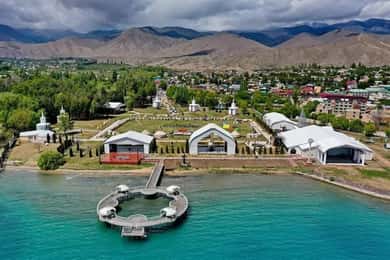 Issyk Kul-eventyr: Svømning i søen, varme kilder og Ruh Ordo-tur