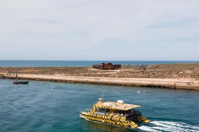 De Faro: Passeio de Barco Catamaran para a Ilha Deserta com Paragem