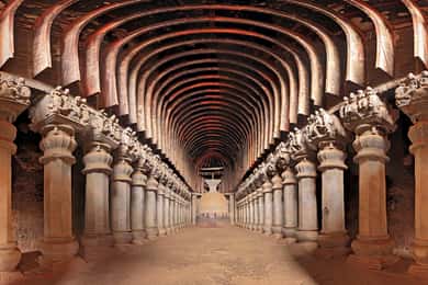 Mumbai: tour de día completo a las cuevas de Karla y Bhaja