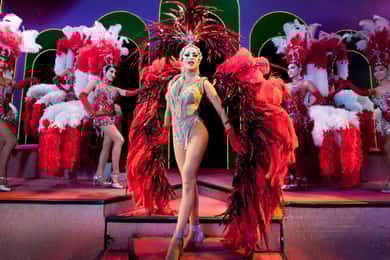 Phuket: Adgangsbillet til Simon Cabaret Show med transfer