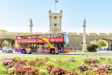 Cádiz: Tour en autobús turístico con paradas libres
