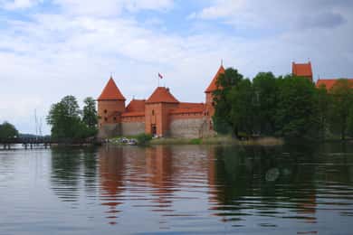Vilnius: Visita a Trakai com guia de áudio e transferes de miniautocarro