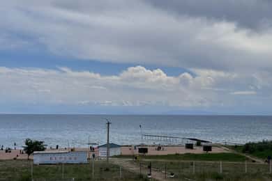 (En dag) Den enorme Issyk Kul-sø og det historiske Burana-tårn