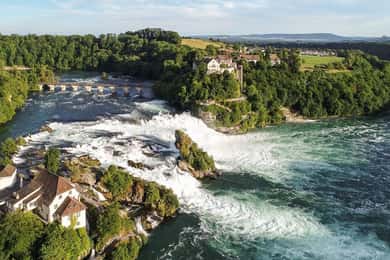 Fra Zürich: Stein am Rhein og Rhinfaldet