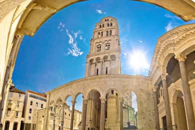 From Makarska Riviera: Full-Day Split & Trogir Tour