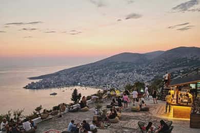 Versteckte Schätze von Saranda: Sonnenuntergang in Lekursi, Blaues Auge und Weinprobe