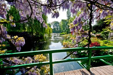 From Paris: Private Day Trip to Giverny and Auvers sur Oise